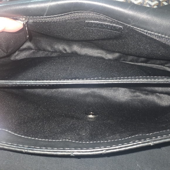 Chanel Classic Ultimate Stitch Flap Medium Bag Silver Turnlock - Picture 13 of 16